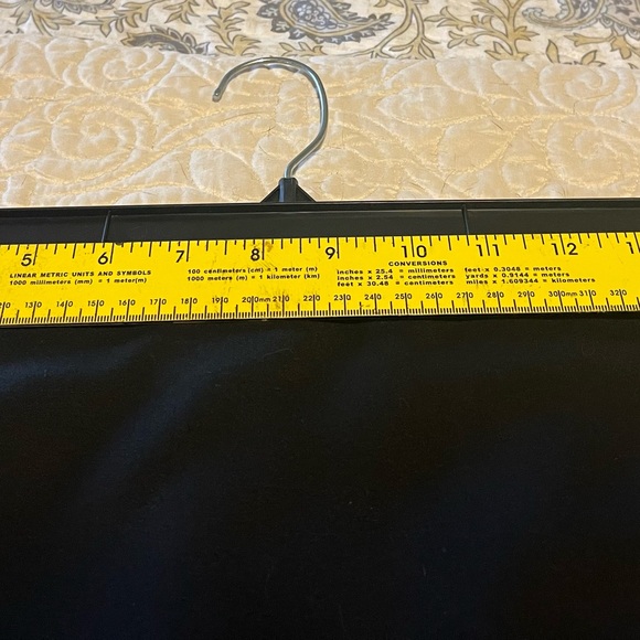 White House Black Market back zip bow detail skirt. - Picture 2 of 4